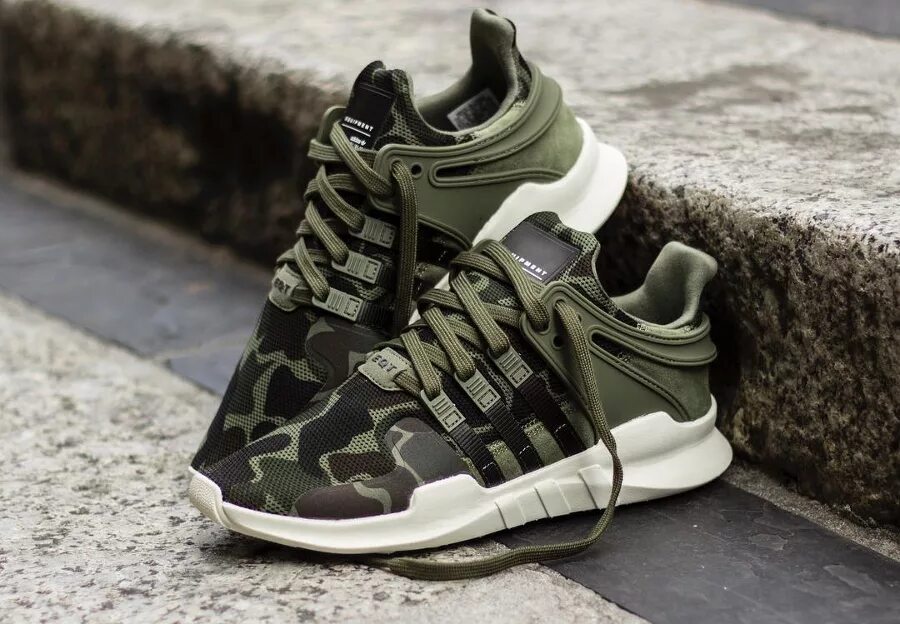 Адидас хаки. Adidas EQT support ADV Camo. Адидас Эквипмент Камо. Кроссовки adidas хаки мужские. Адидас EQT хаки.