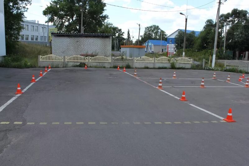 автодром в гибдд краснодар лизы чайкиной. обручева 3 автодром воронеж. площадка автодром. змейка автодром 2020. площадка автодром.