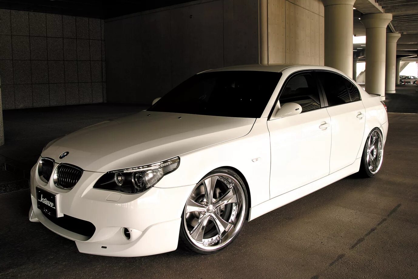 BMW e60 Tuning. БМВ е60 белая. BMW 5 e60 белая. БМВ 525 е60 белая.