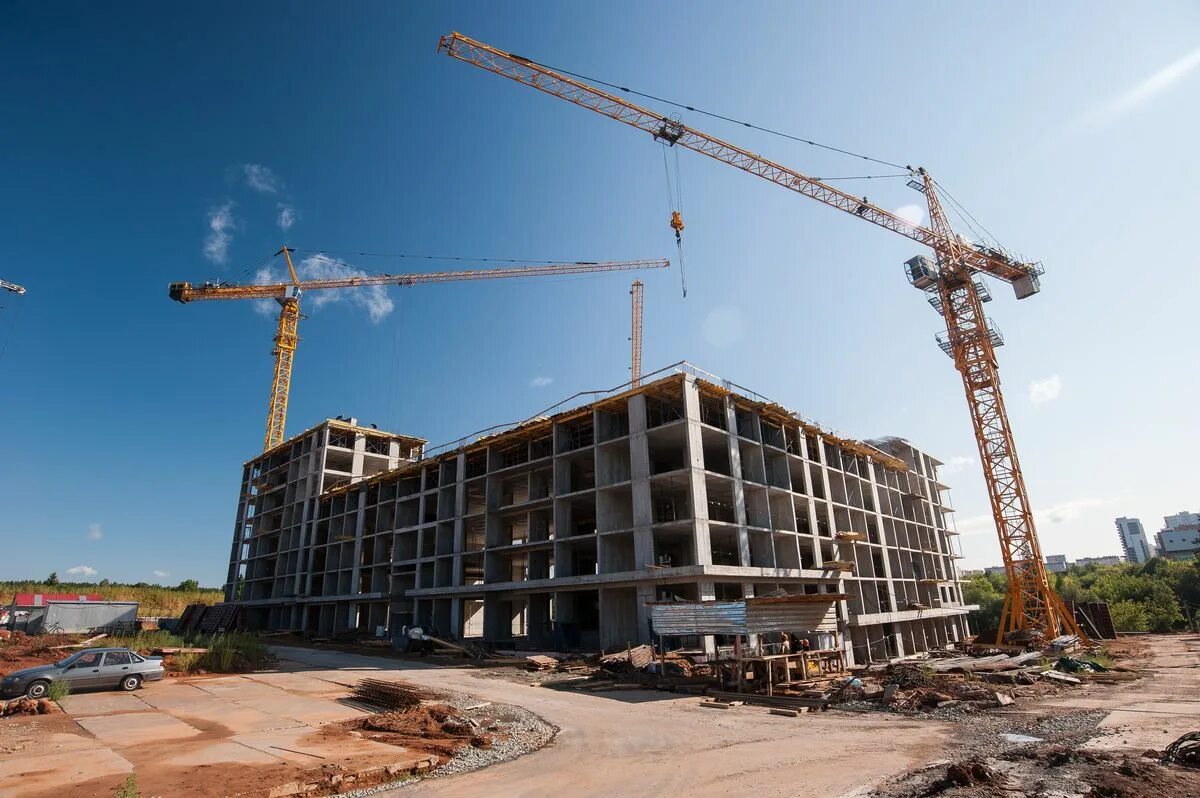 Начало стройки. Новосибирск новое строительство в городе. Стройка. Кран liebherr 750 тонн. Новая стройка.