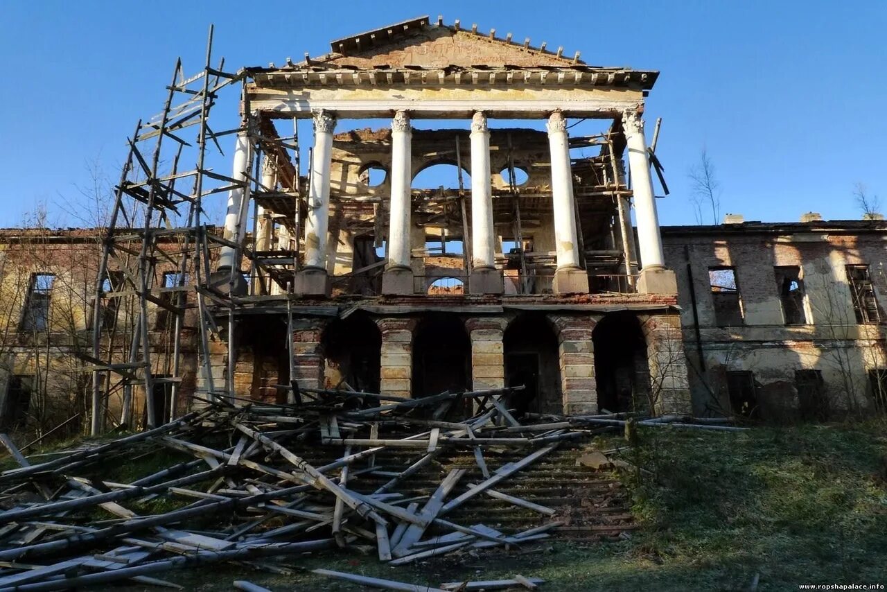 Спб разрушение. Ропшинский дворец. Усадьба разрушенная Нижний Новгород. Питер исторические здания разрушения. Разрушенные объекты культурного наследия Санкт Петербург.