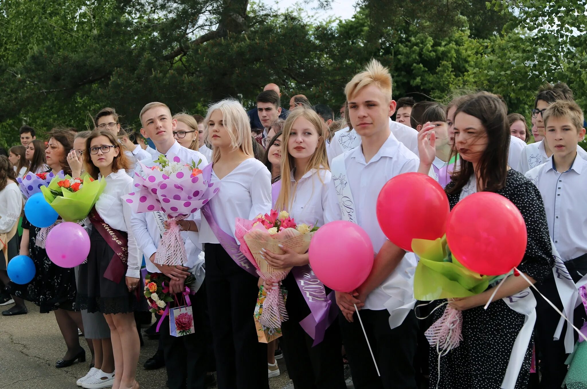 Школа 4 тимашевск. Школа 19 Тимашевск. 11 Школа Тимашевск. Выпускной. Выпускники школы.