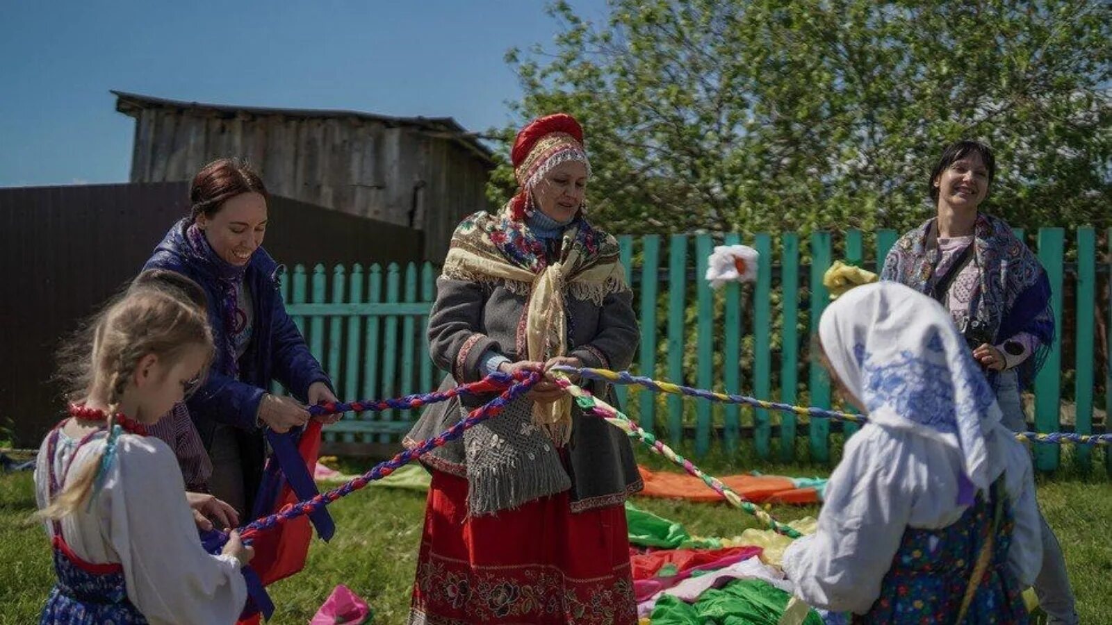 Праздники народов Татарстана. Народные игры русские Татарстана. Праздник в Татарстане летом. Праздничный круг народов Татарстана. Сайты народных новостей