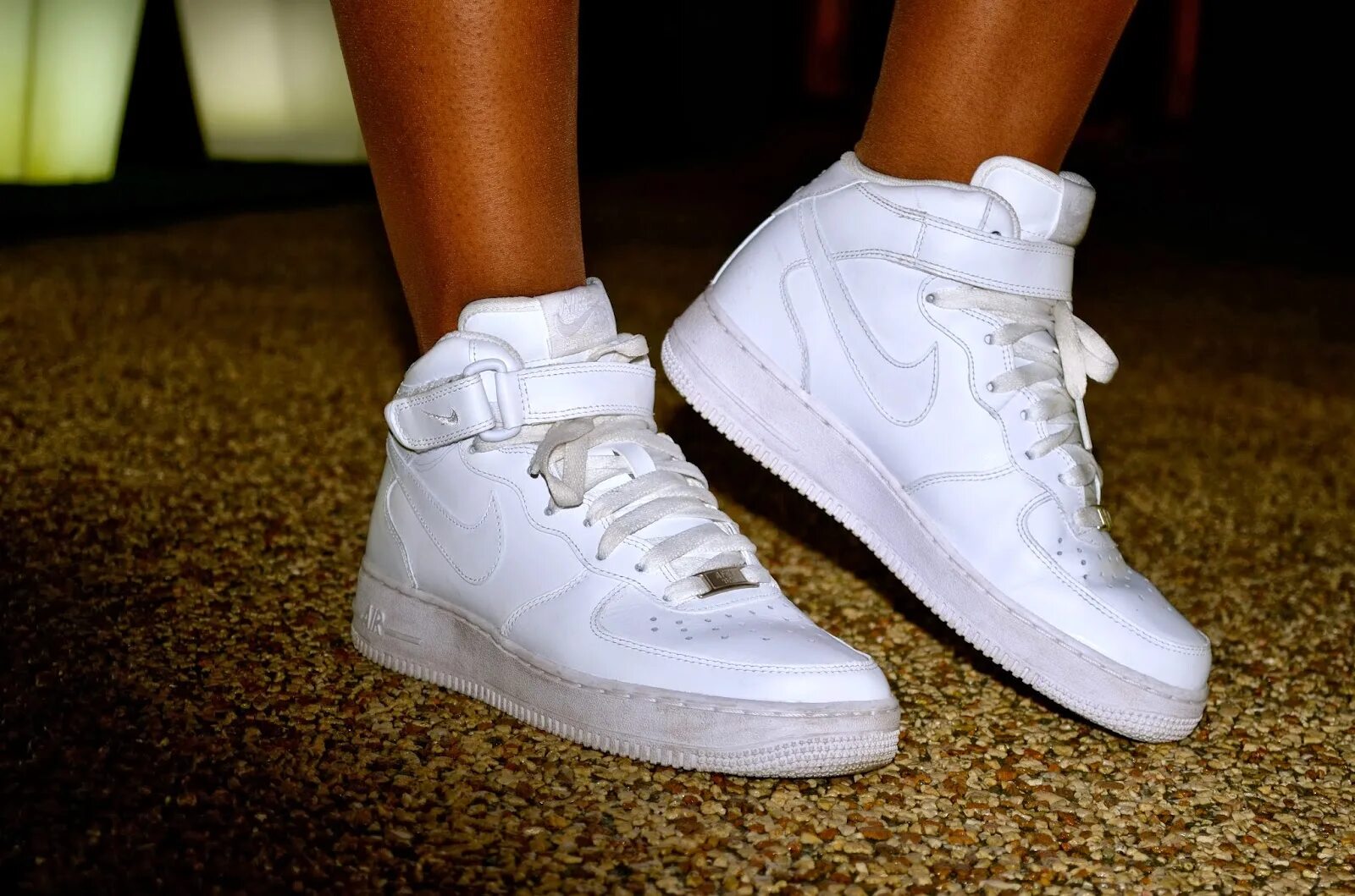 Шнуровка форсов. Nike Air Force 1. Кеды найк АИР Форс 1. Кеды найк форсы. Кеды Nike Air Force 1 Mid.