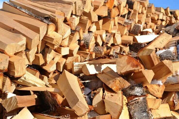 дрова сухие. дрова березовые колотые посад. березовые дрова. дрова березовые колотые посад. дрова колотые береза.