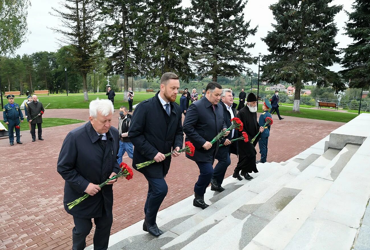 Погода ржев. Обелиск город Ржев 2020. Люди города Ржева. Губернатор Ржева. День Победы 2021 РЖЕВСКИЙ район.