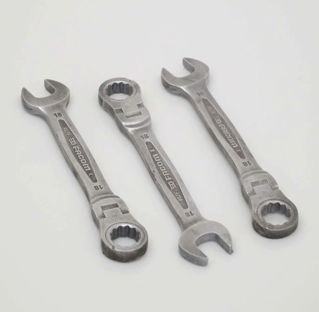 Jonnesway ключ рожковый 18х19 мм w251819. под ключ 18. накидной гаечный ключ изогнутый 9 x 11 мм, stayer 27135-09-11. м9814 018 ключ. ключ комбинированный 8 мм e1.