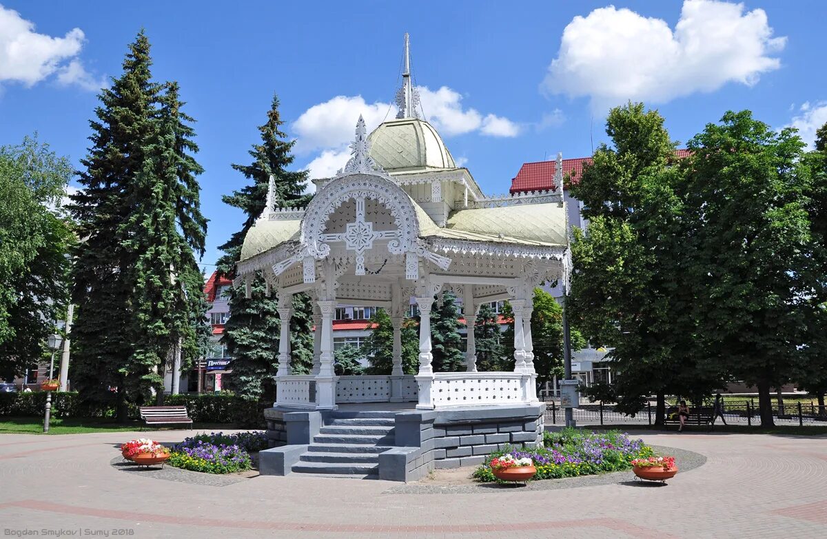 Сум 14. Сумы площадь. Покровская площадь. Сумская площадь. Покровский город Украина площадь.