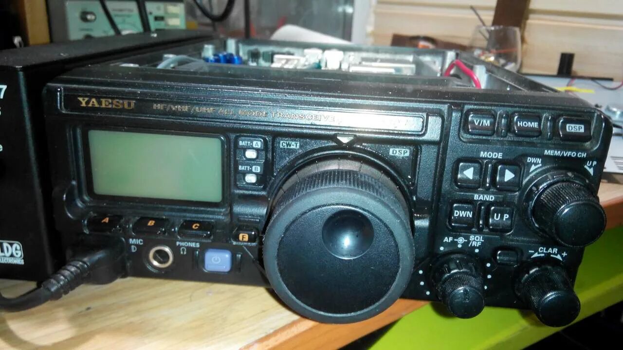 УКВ-трансивер Yaesu. Кв трансивер 2022. Yaesu ftb2800. Кв трансивер Quark.