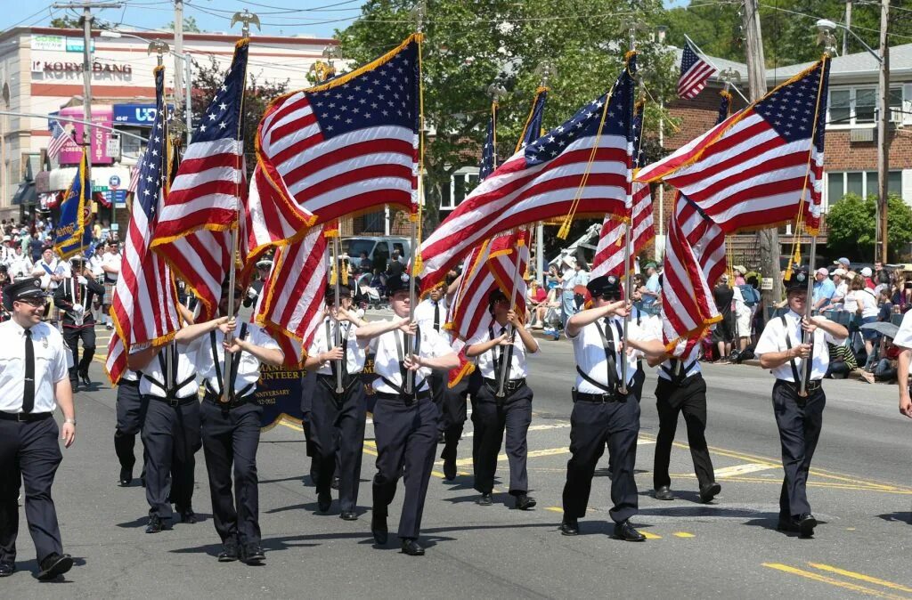 Memorial Day in the USA. День памяти в США. Американский парад. Парад в Америке. Парад в сша