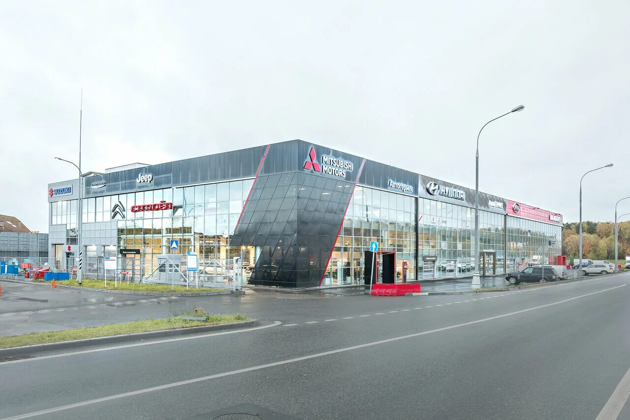 Автогермес авто с пробегом мкад 44. Автогермес lada официальный дилер lada. Favorit motors автомобили с пробегом. 21а. Мкад 44-й километр.