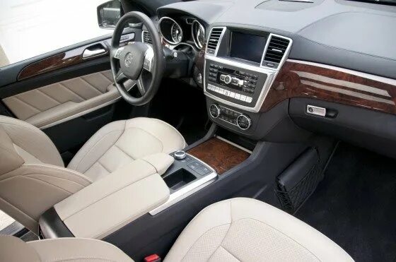 2017 Mercedes-Benz GLE photos - 11/13 - The Car Guide