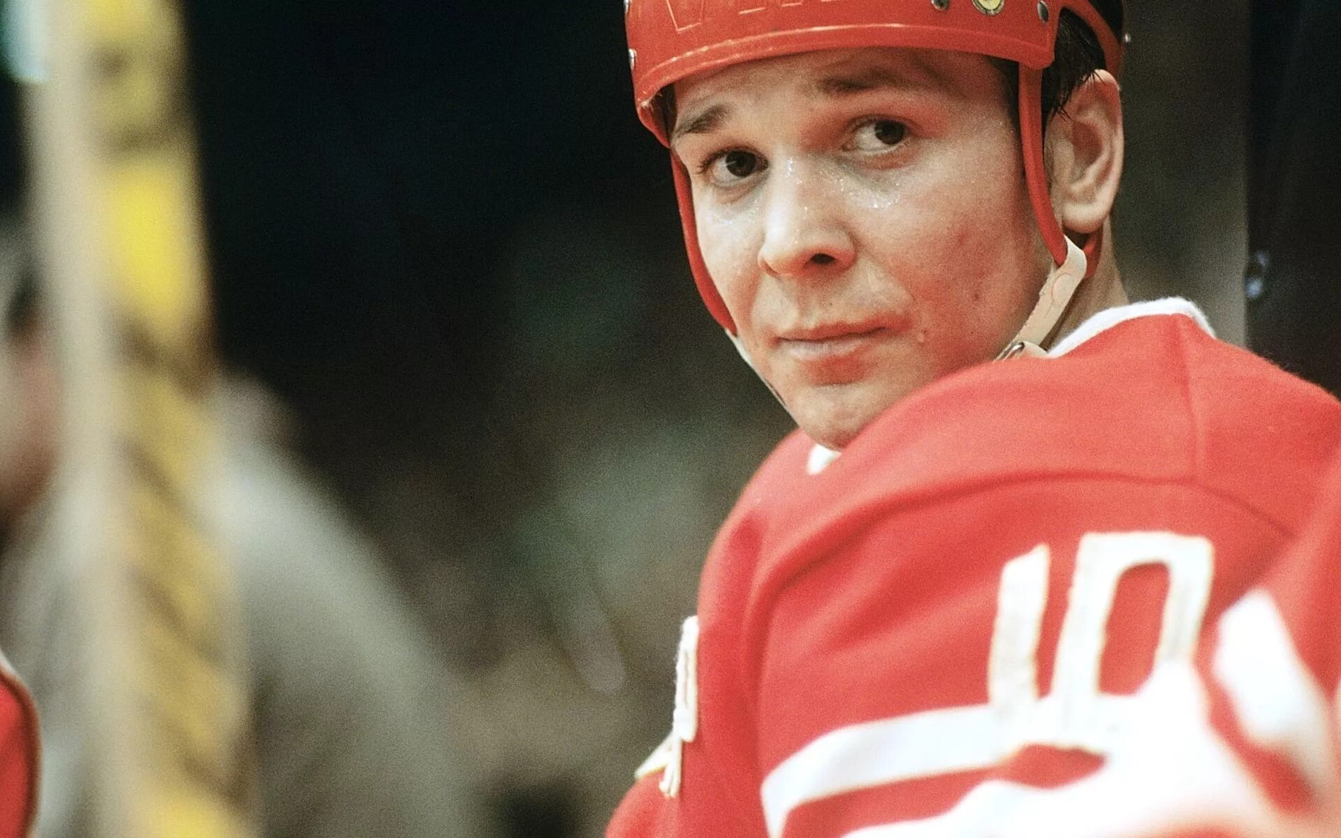 Мальцев хоккеист нхл. Хоккеист мальцов. Мальцев хоккеист. Колорадо эвеланш. Хоккеист мальцов.