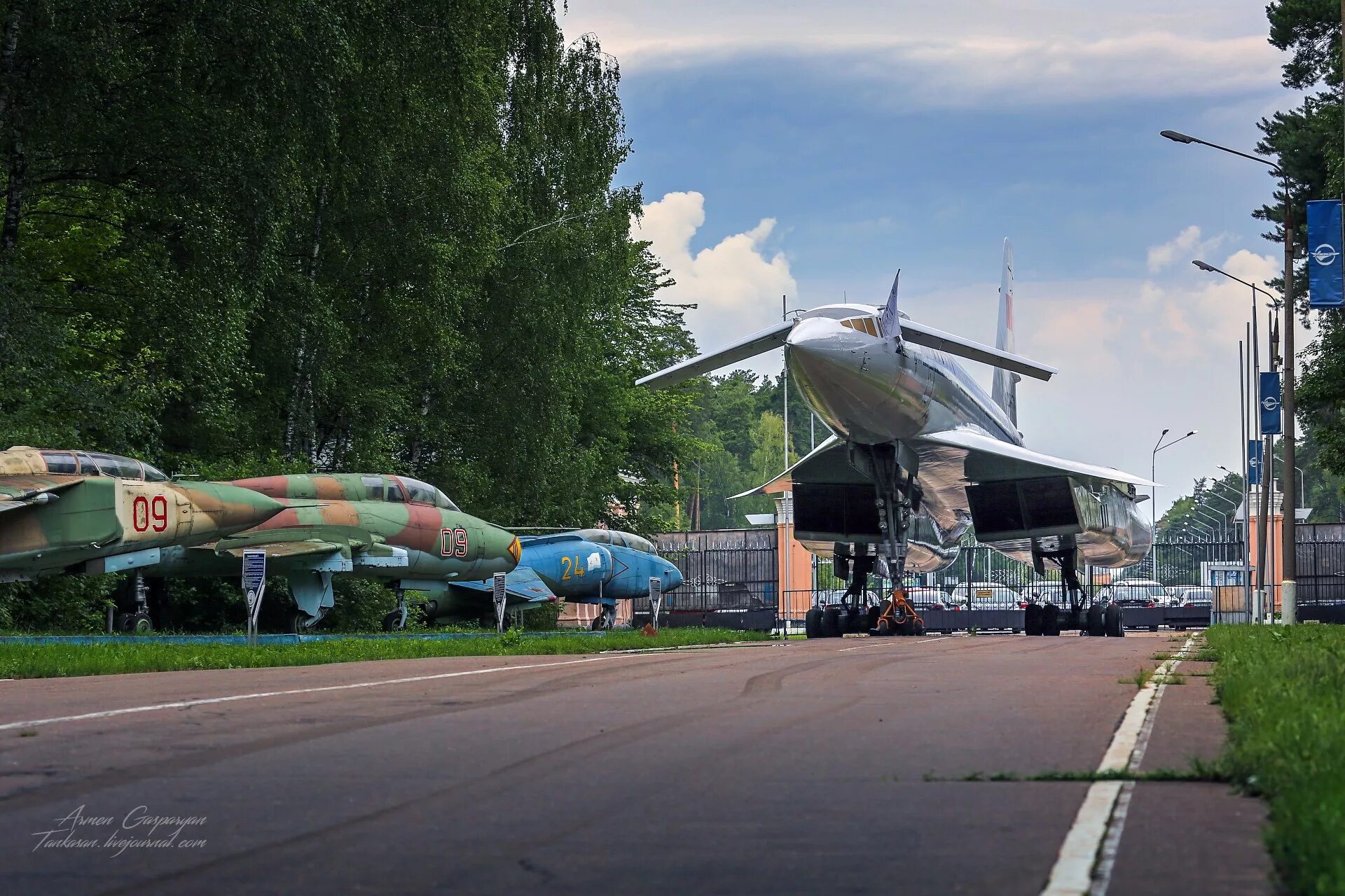 Ю г жуковский. Ту-144 в Жуковском. Жуковский самолет ту 144. Самолет на Туполева в Жуковском. Ту-144 Туполевское шоссе.