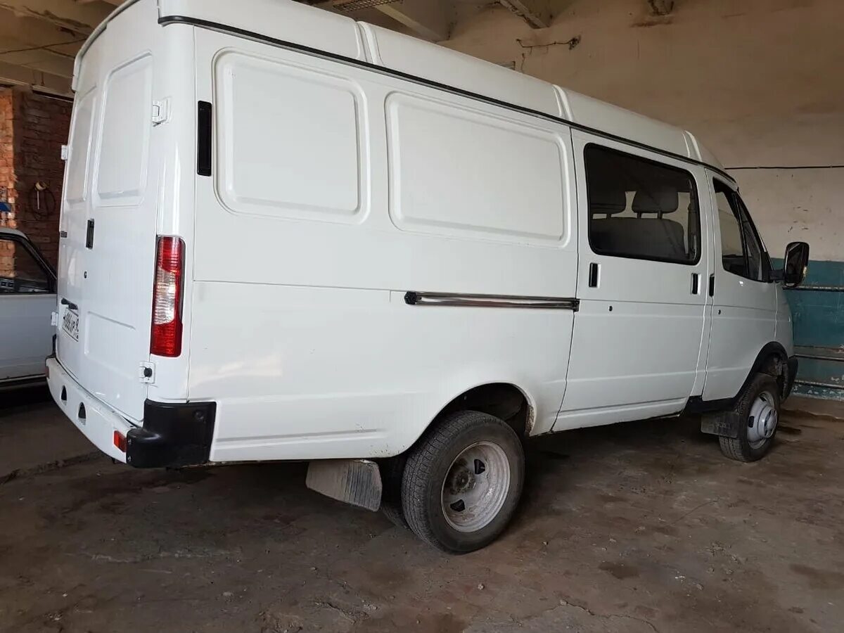 Спойлер на газель цельнометаллический фургон. Газ газель 2705 2007. Газ 2705 белая. Газель цельнометаллическая на авито б у. Газель 2705 грузовой отсек.