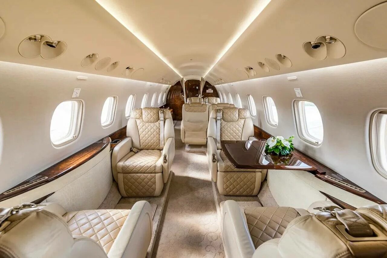 Самолет сена. Самолет Embraer Legacy 600. Бизнес-Джет Embraer Legacy 600. Legacy 600 Jet. Embraer Legacy 600 Interior.