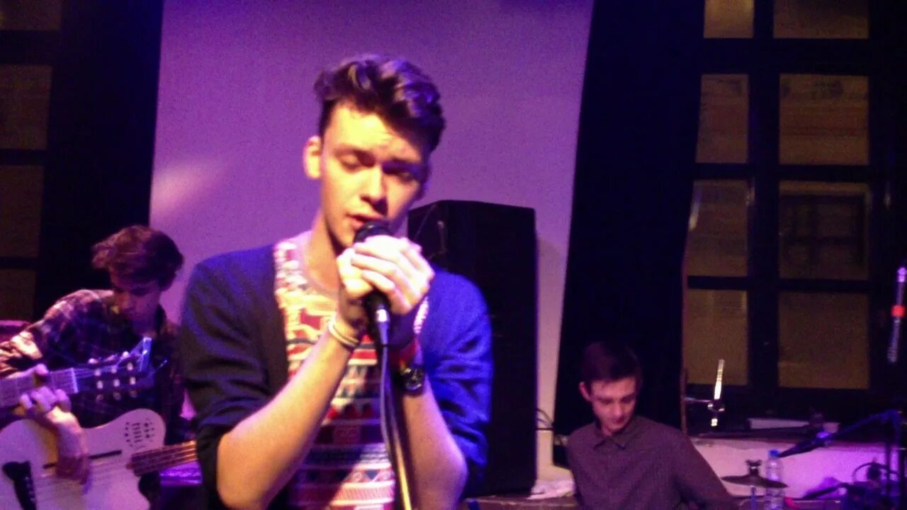 The retuses есенин. Шаганэ песня retuses. Жена миши родионова. The retuses шаганэ. The retuses обложка.