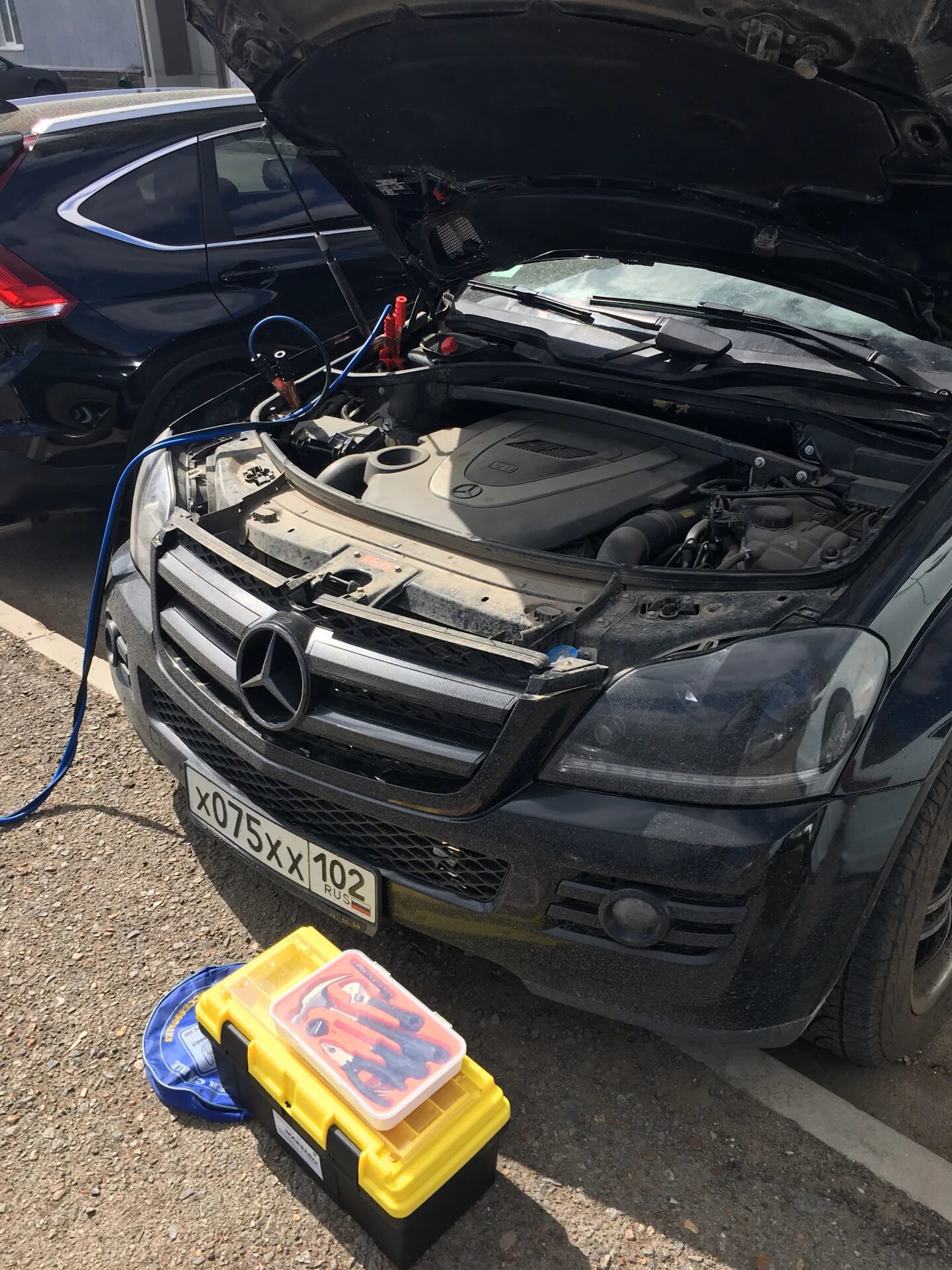 Аккумулятор мл 164. Аккумулятор мерседес gl. прикурить мерседес ml 350. mercedes ml500 где аккумулятор. прикурить мерседес gl 350.