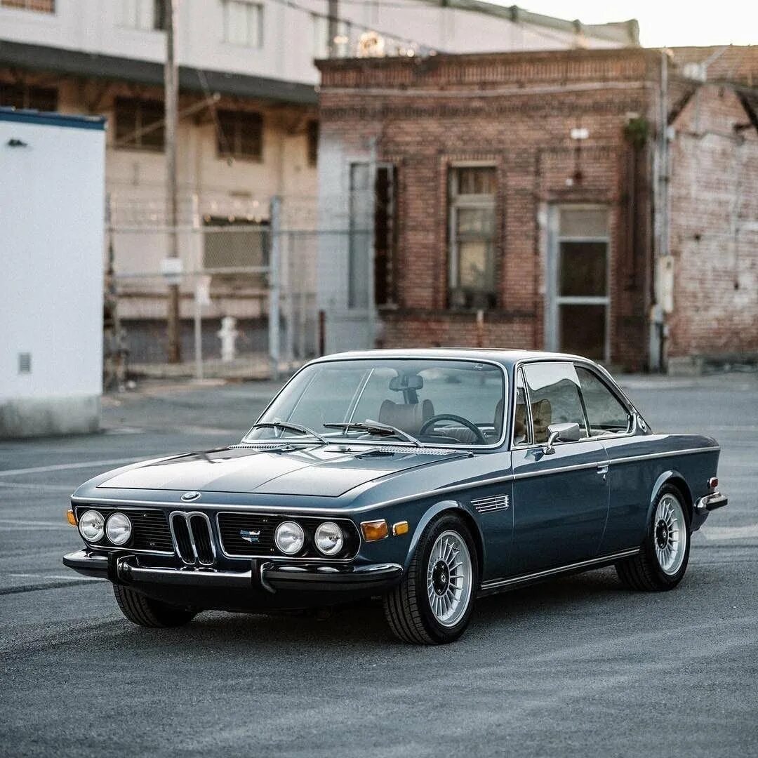 Купить старые классики. BMW 3.0 CSI. BMW e9 Alpina. BMW e9 Coupe. BMW 3.0 CS 1974.