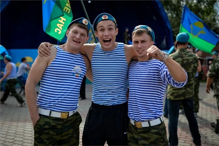 Вдв десантники. Сплочение воинского коллектива. Солдат вдв. Вдв рф в сирии. Расплескалась синева десант.