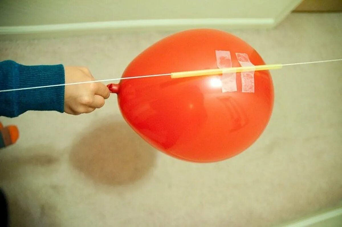 Реактивный воздушный шарик. Эксперимент с шариком. Опыты с воздушными шарами. Опыт реактивный воздушный шарик.