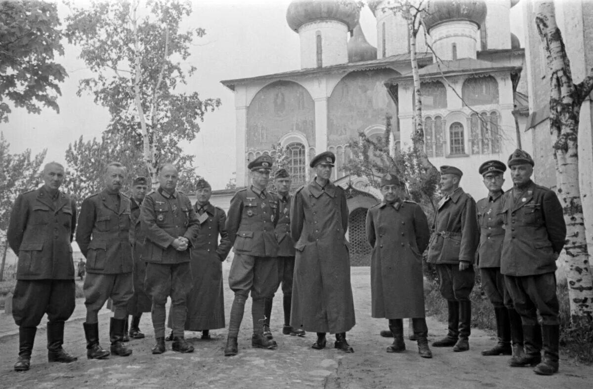 Фельдмаршал Паулюс в Суздале. Суздаль лагерь военнопленные. Пленный Паулюс в Суздале.