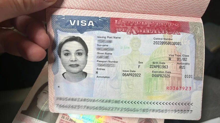 Визы в сша для россиян 2024 году. Виза в1 в2 в США. Visa USA 2022. Виза b1 b2 США что это. Учебная виза в США.