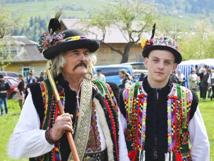 Бойки лемки гуцулы русины. Карпатские гуцулы. Гуцулы мольфары. Гуцулы и венгры. К кому относятся гуцулы.