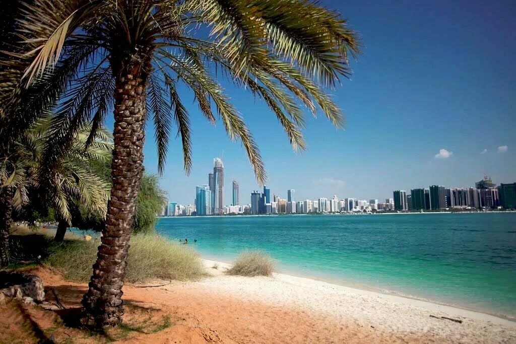 Оаэ абу шарджа. Дубай столица. Дубай palm jumeirah апартаменты fairmont. Дубайская венеция мадинат джумейра. Пляж аль корниш шарджа.