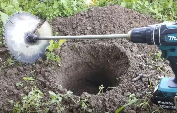 В буром. Буром тисэ. Мотобур штурм 1520 с буром 150 мм. Ямобур hitachi da300e запуск. Мотобур земляной чемпион.