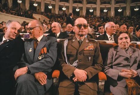 Мир в начале 1980 х