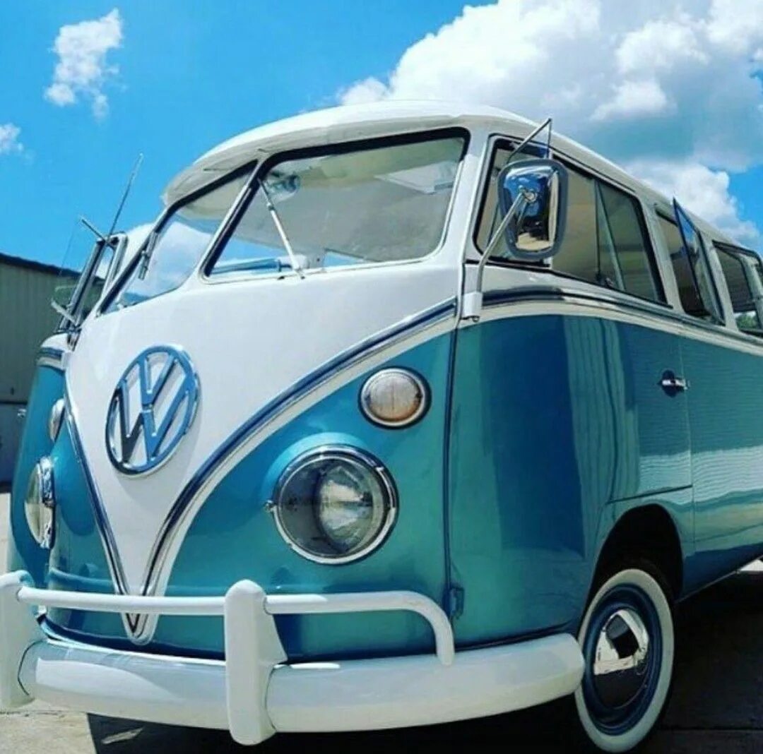 Volkswagen автобус. Фольксваген Bus. VW Combi Bus. Фольксваген Транспортер Жук. Volkswagen t1 голубой.
