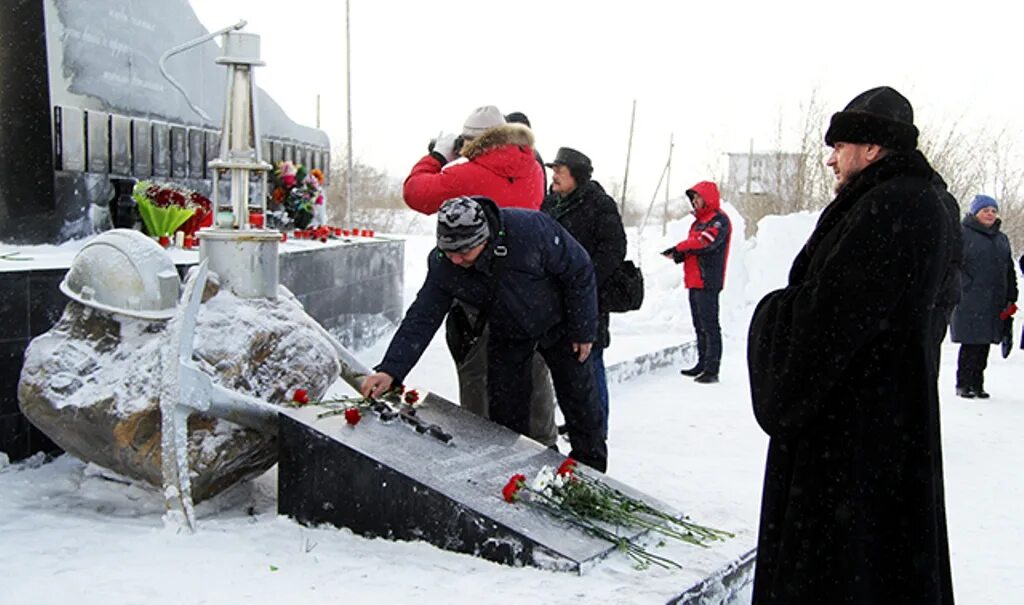 отель горняк шахты. шахты ростовской области горняк гостиница. шахта горняк локтевский район. фк горняк логотип. шахты ростовской области горняк гостиница.