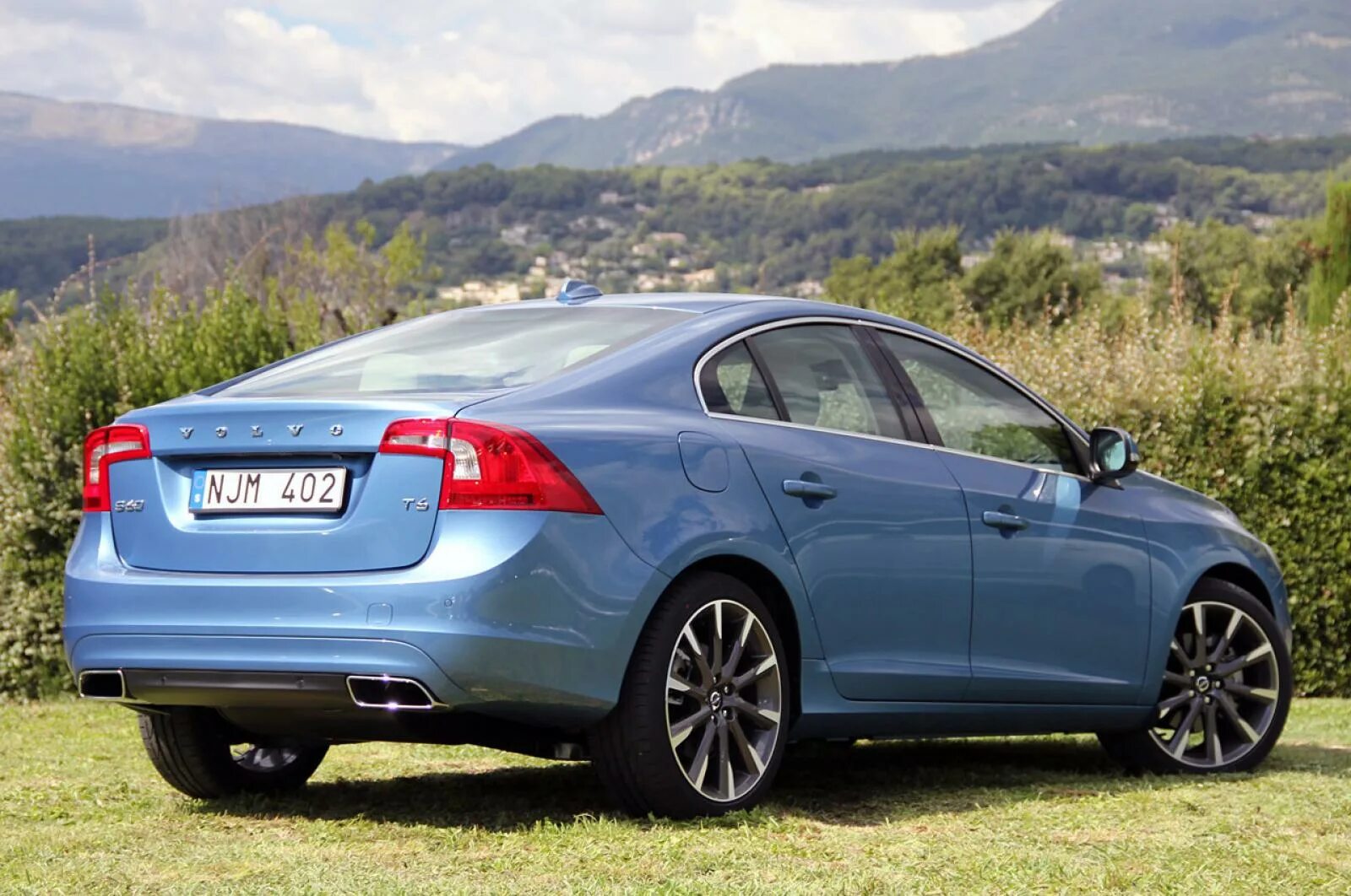 Volvo s60 2014. Вольво s60. Volvo s60 2015. Вольво седан s60. Вольво лифтбек s60.