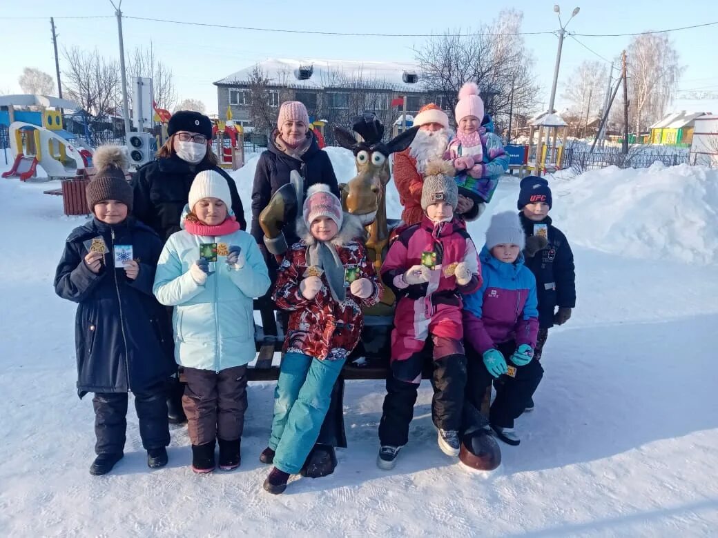 1 новости томска. Новости Томск. Полицейский зимой с детьми. Новости Томск сегодня. Новости Томска свежие.