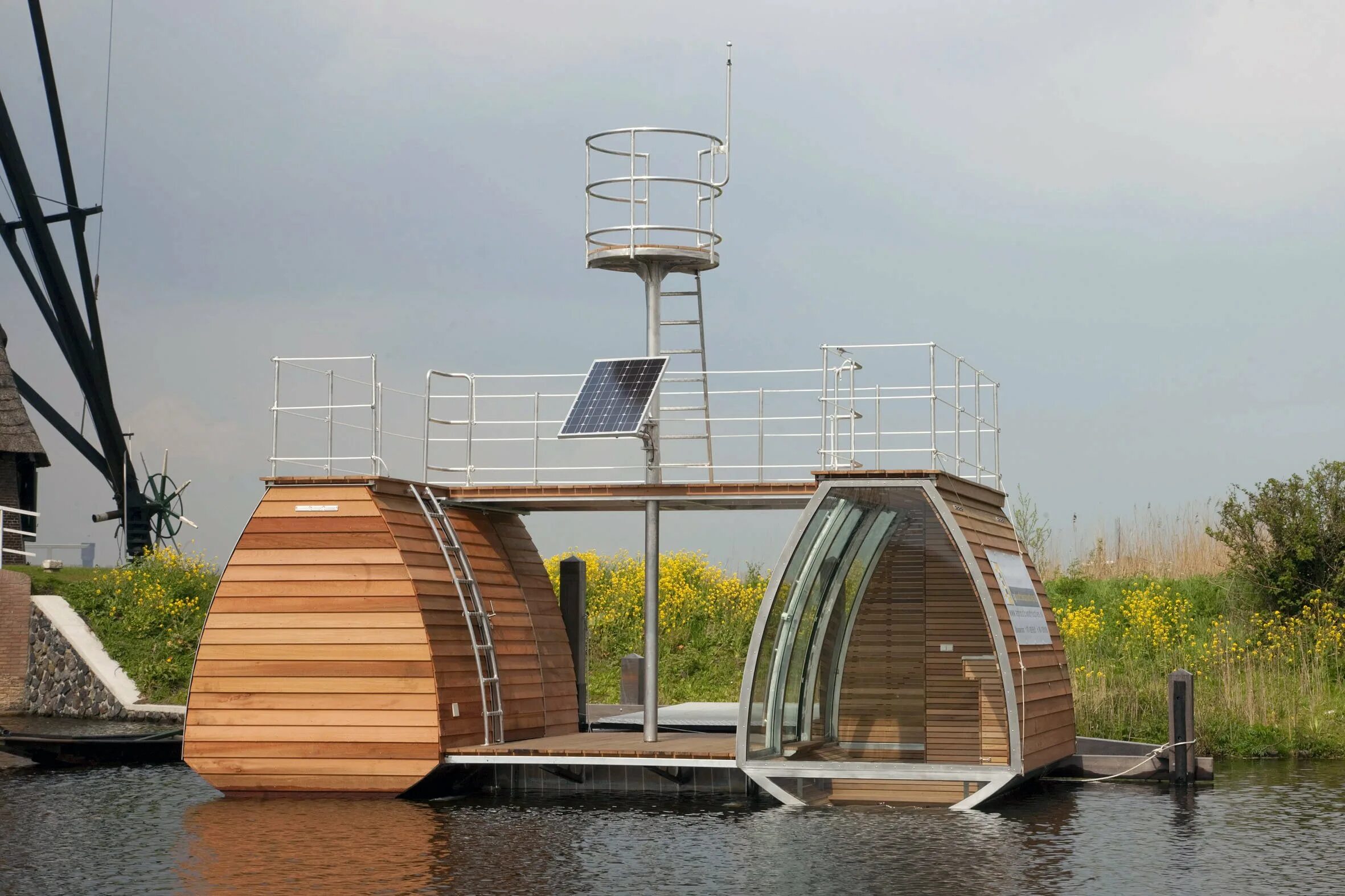Плавучий плот. Плавучий эко-дом waternest 100 на солнечных батареях. хаусбот катамаран. плавучий дом хаусбот. катамаран плавдом.