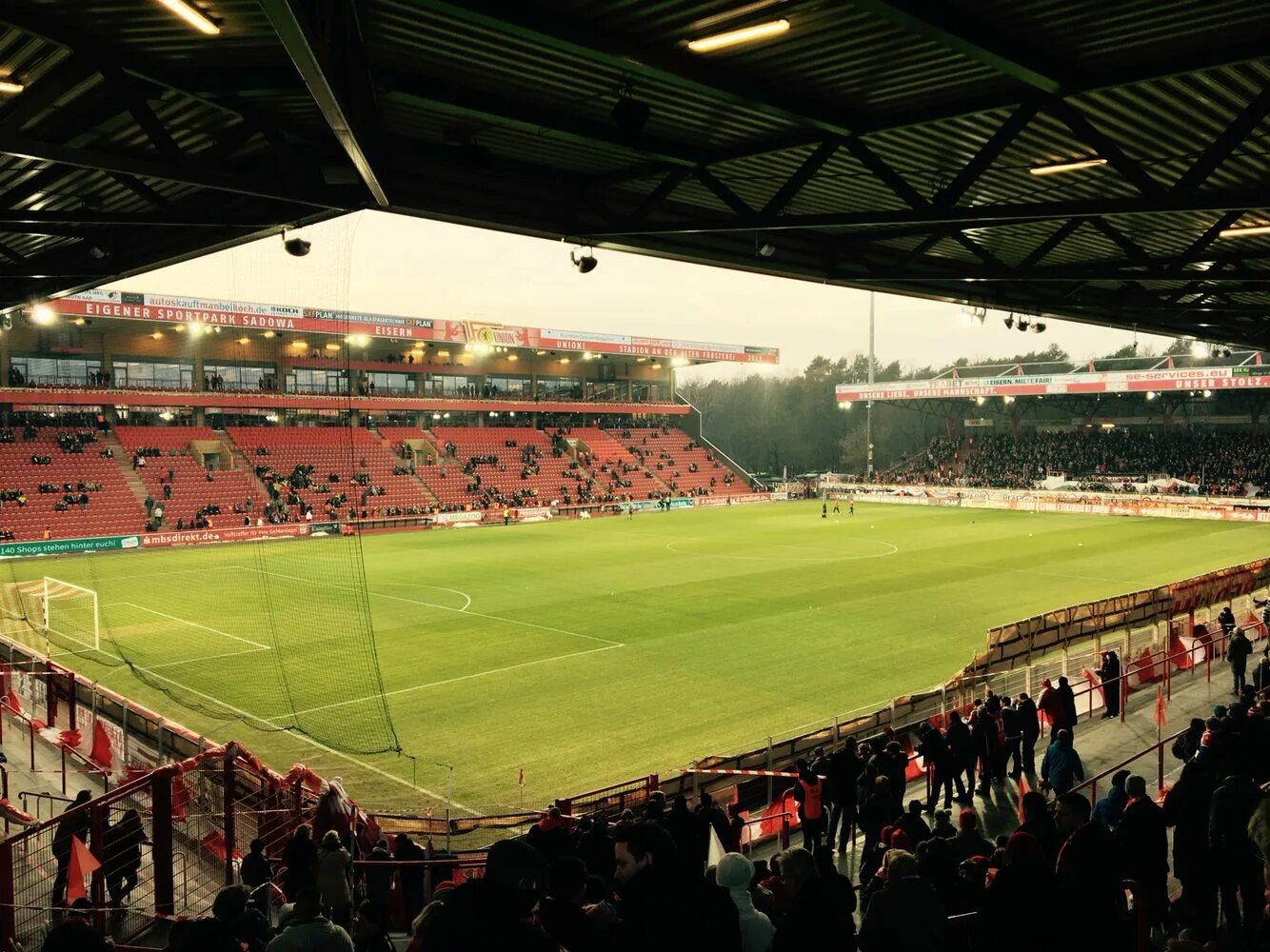 Стадион 85. Стадион Унион Берлин. Stadion an der alten Försterei стадион. Стадион ФК Унион Берлин. АН дер Альтен Фёрстерай стадион.