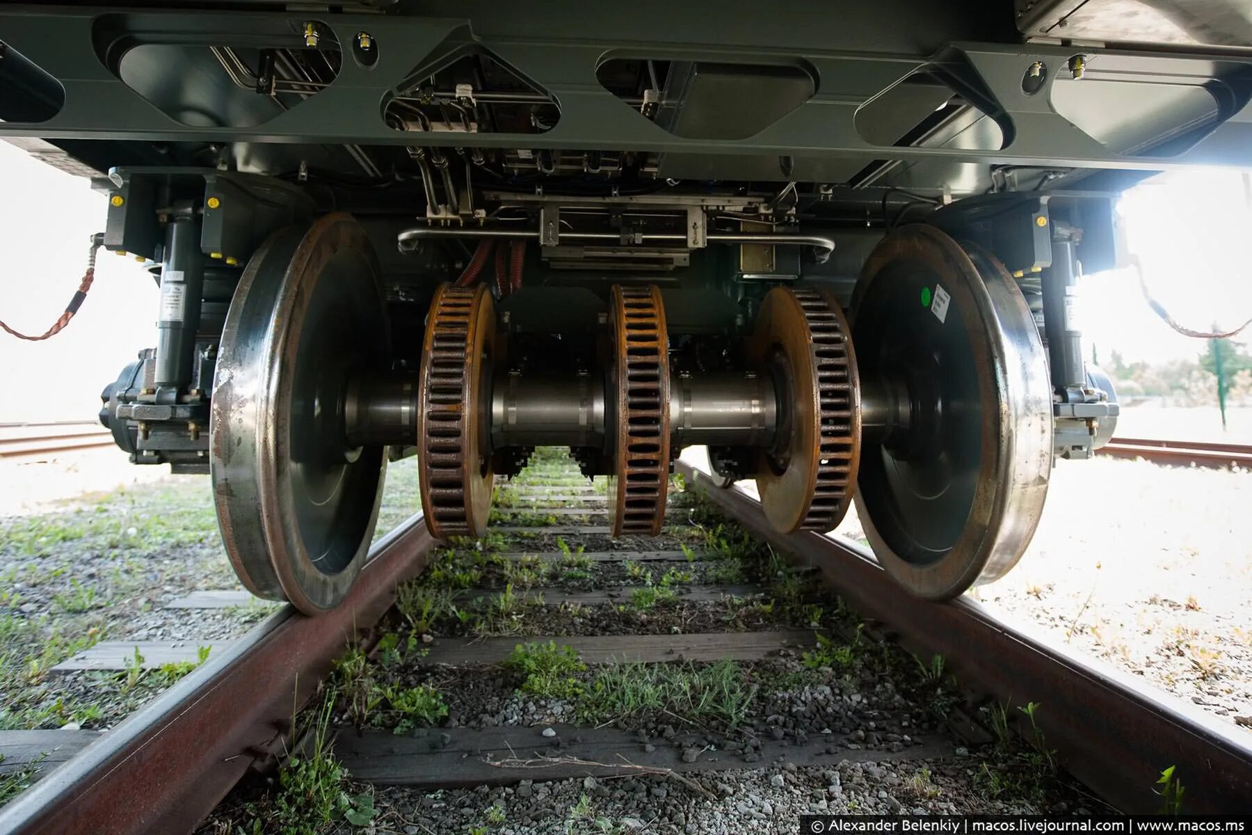 Колесная пара моторного вагона эд4м. Тележка моторного вагона эд4м. Колесная пара поезда 1850мм. Колесная пара электровоза эп1м. Колесная пара моторного вагона эд4м.