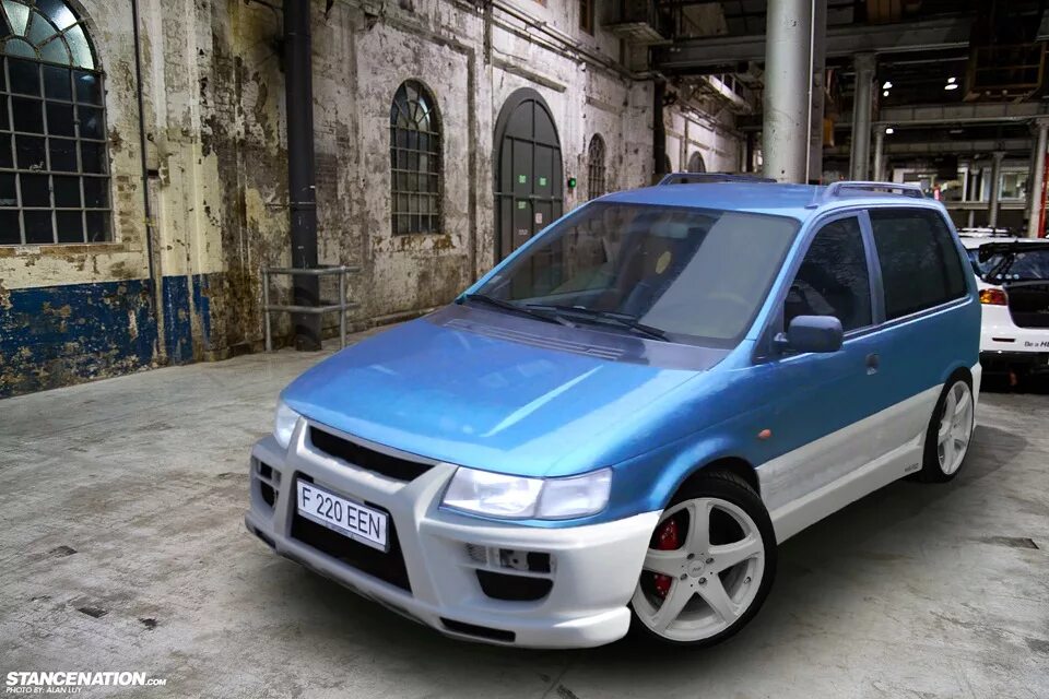 Мицубиси раннер. Mitsubishi Space Runner 1.8. Mitsubishi Space Runner. Mitsubishi Space Runner Tuning. Mitsubishi Space Runner тюнинг.