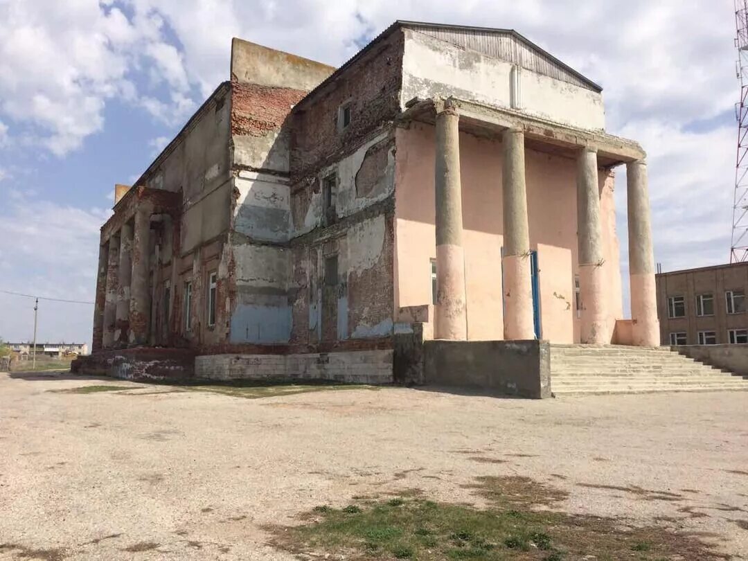 Красноармейский район село луганское. Село Луганское Саратовская область Красноармейский район. Луганское Саратовская область Церковь. Церковь в селе Луганское Саратовская область Красноармейский район. Саратовская область, Красноармейске район, село Луганское.