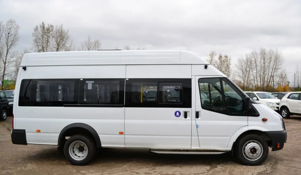 Ford Transit пассажирский. Форд Транзит 18 мест. Форд Транзит пассажирский 18 мест. Форд Транзит микроавтобус 2012.