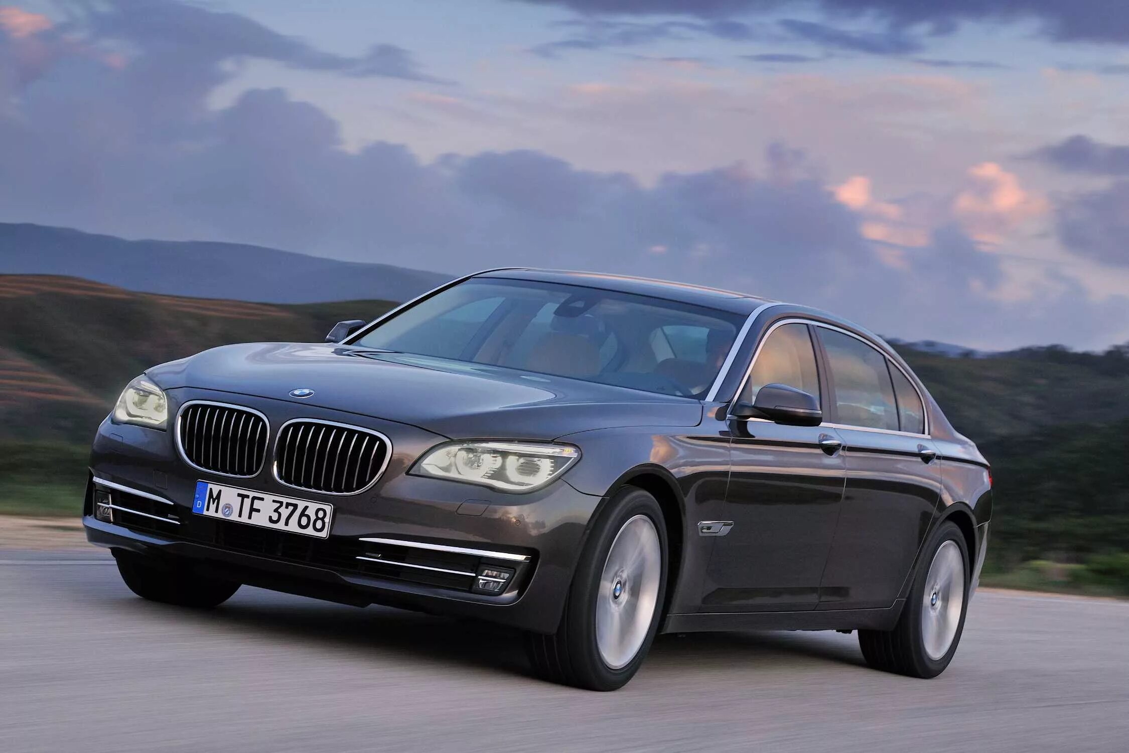 The All-New 2023 BMW 740i M Sport Running, Exterior and Interior design WOC - Yo