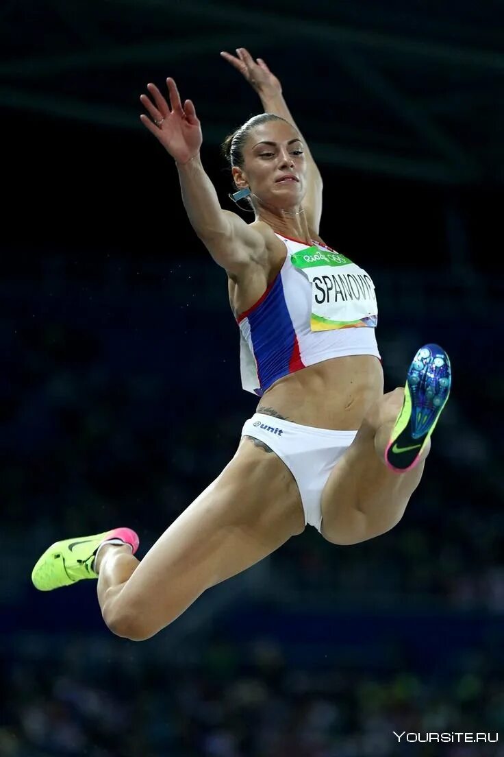 Дарья клишина легкая атлетика. Прыжки в длину девочки. Дарья легкоатлетка прыжки в длину. Ivana spanovic. Клара фернандес прыгунья.