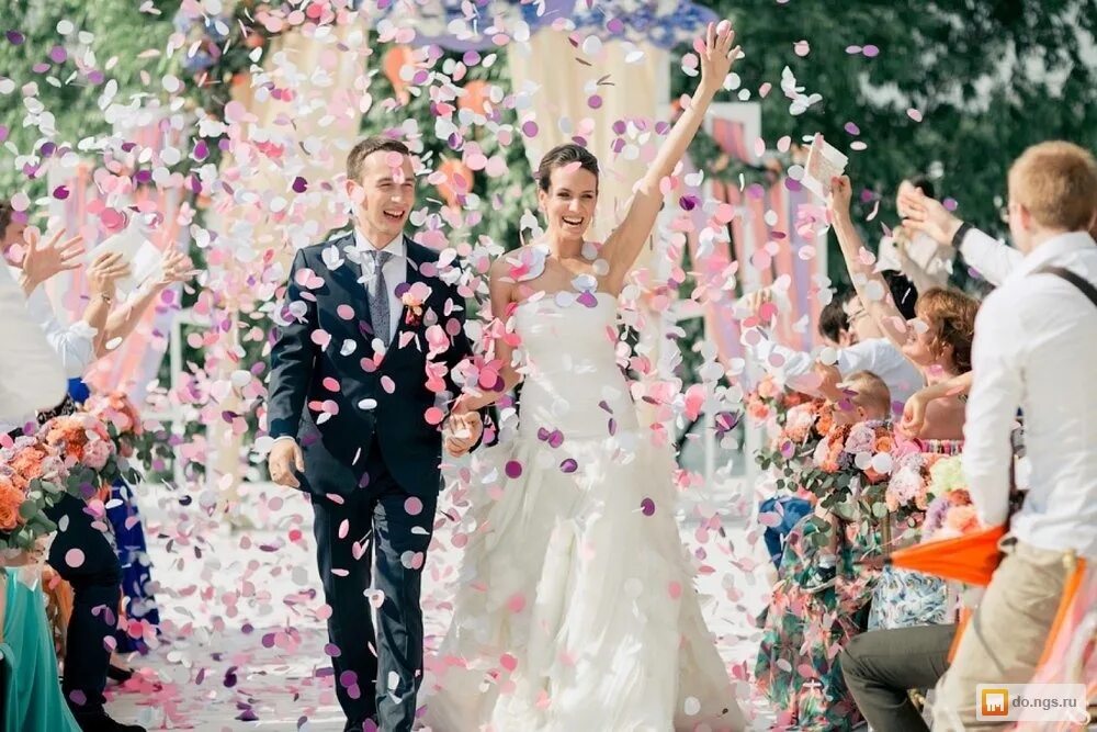 праздничная свадьба. сафиса банкетный зал. роскошный свадебный зал. свадебный банкет в ресторане. украшение банкетного зала.