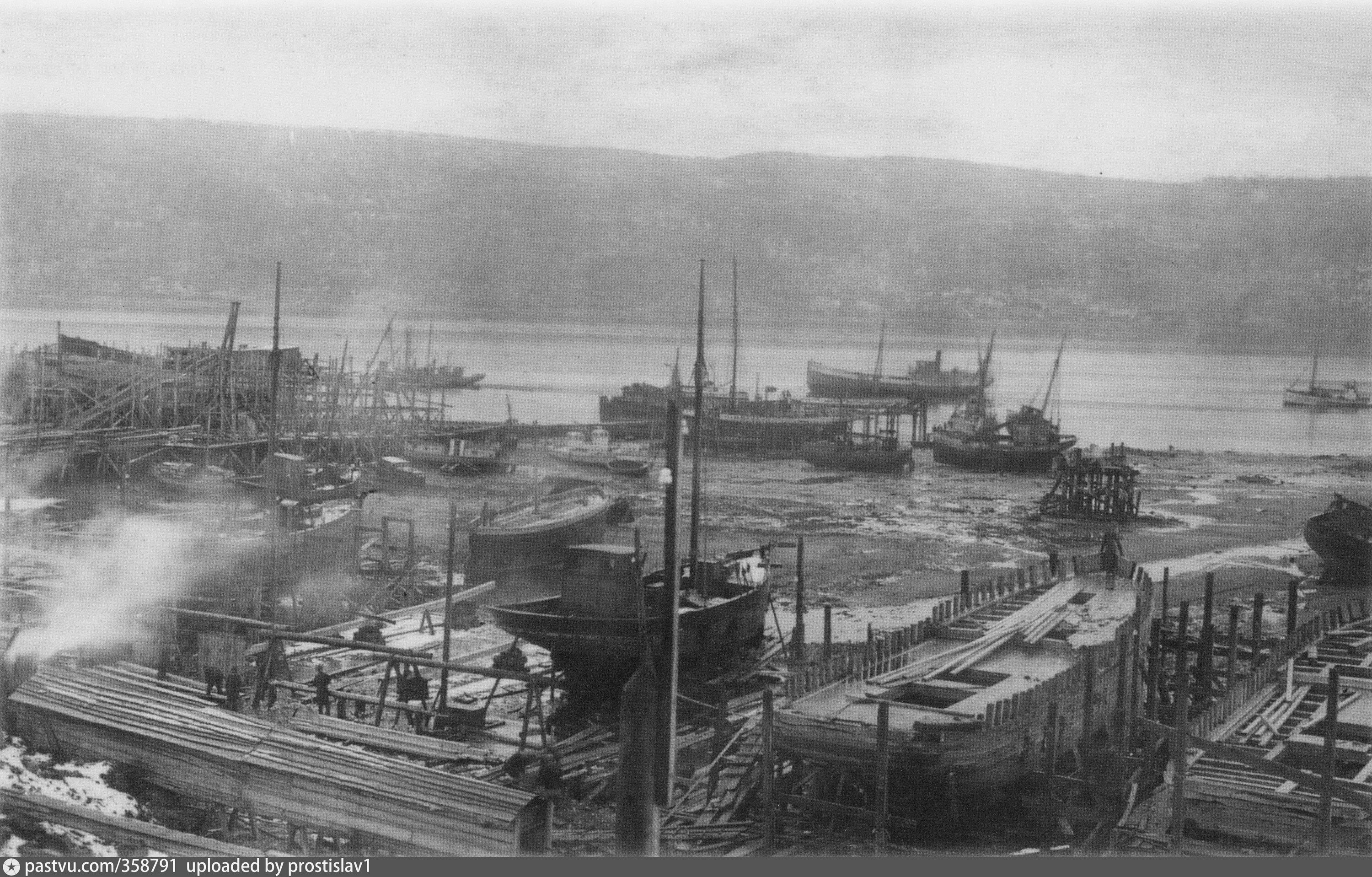 Мурманская судоверфь. Мурманск мурманская судоверфь. мурманск 1920 год. старый мурманск порт.