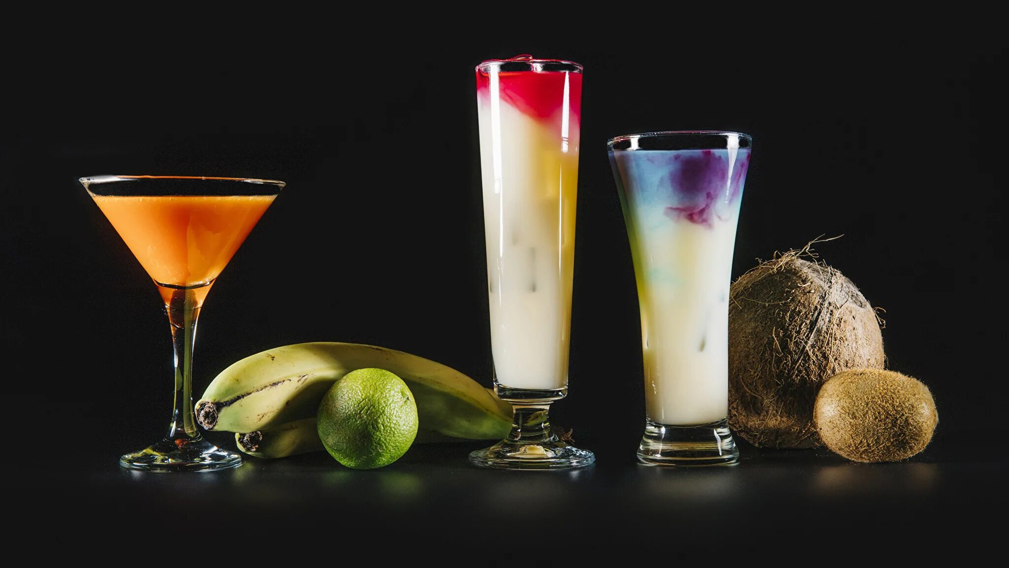 Напитки на р. День витаминных напитков. Фруктовый сок. День витаминных напитков. Напитки на день рождения.