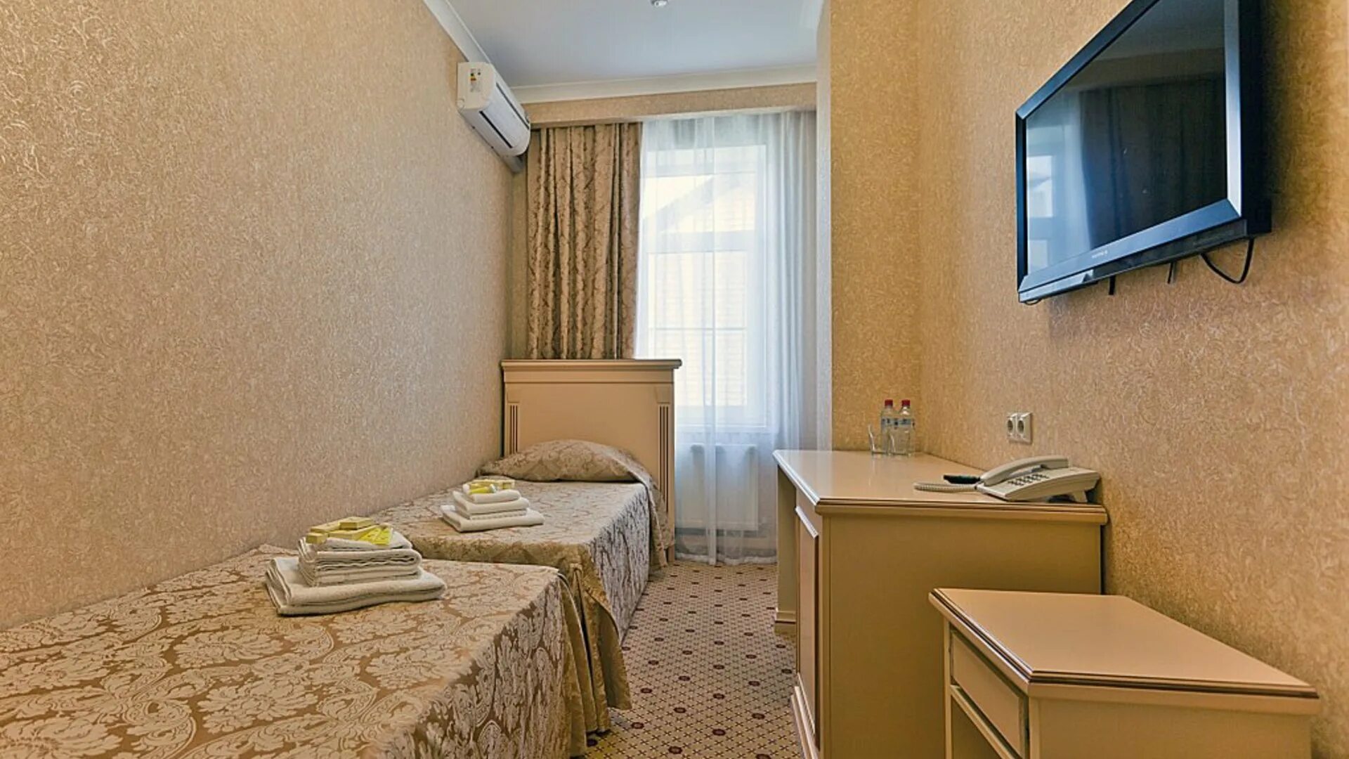 Гостиница триумф краснодар. Промышленная 15 краснодар. Отель триумф делюкс номера. Триумф номера краснодар. Гостиница триумф краснодар.