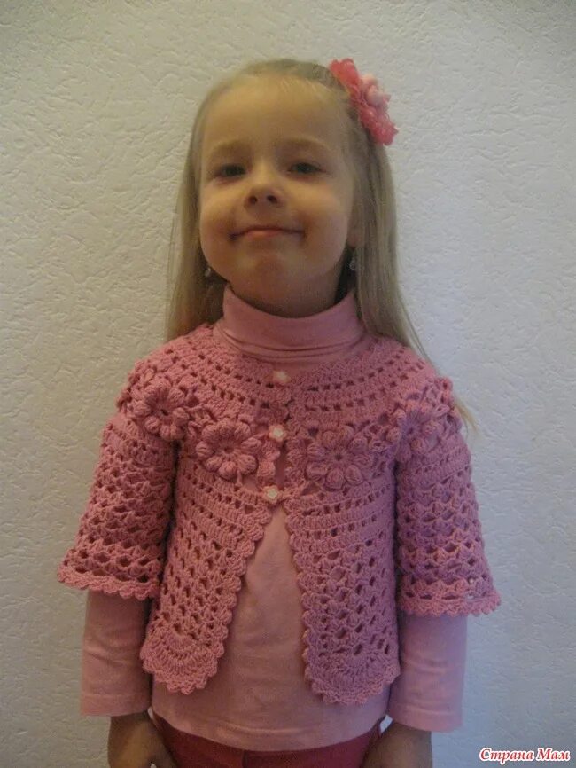 Кофточка для девочки. Вязаная кофта крючком для девочки. Вязаная кофта крючком для девочки. Джемпер для девочки крючком. Детский жакет крючком.