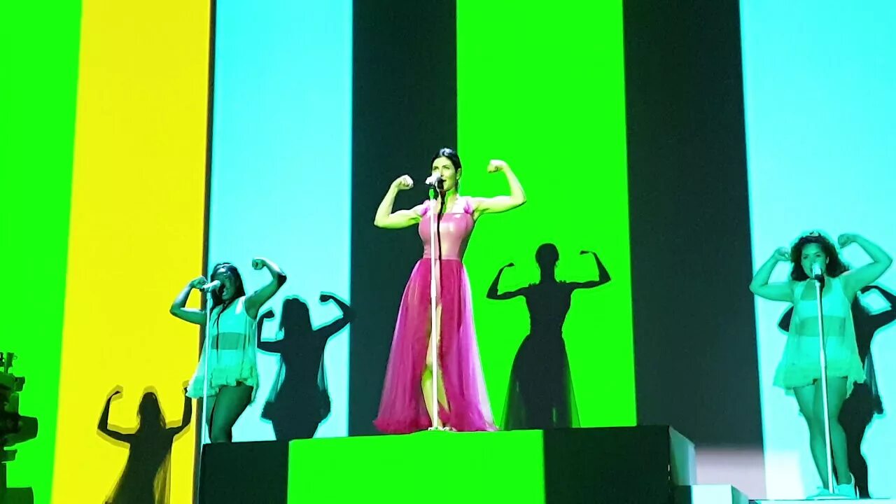 Marina live. Marina and the diamonds the outsider. Marina live. Primadonna soul. Примадонна герл.