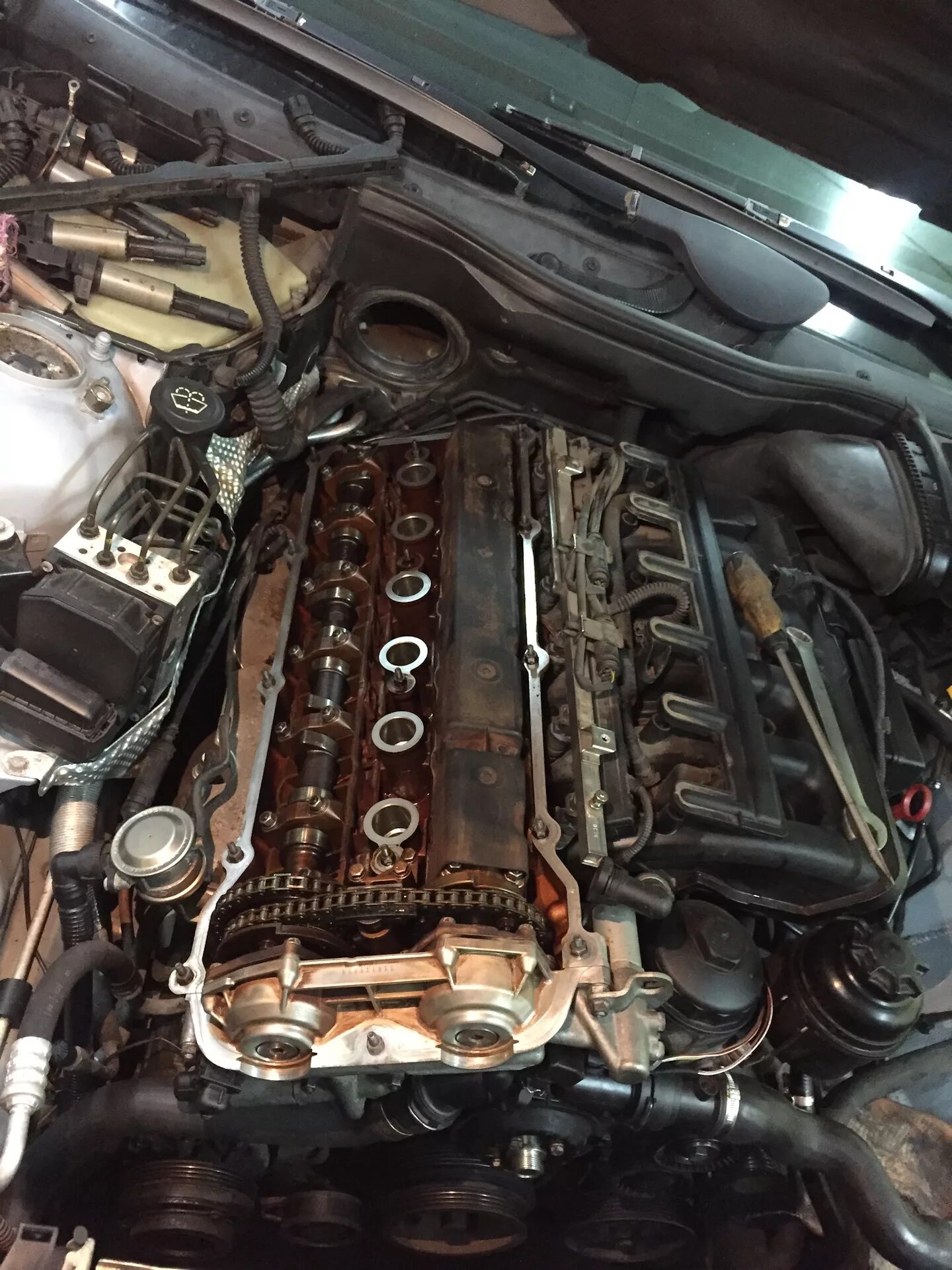 Бмв е39 м54. Bmw m54 2.5. bmw m54 грм. грм бмв е39 м52. бмв е39 m54 крышка цепей грм.